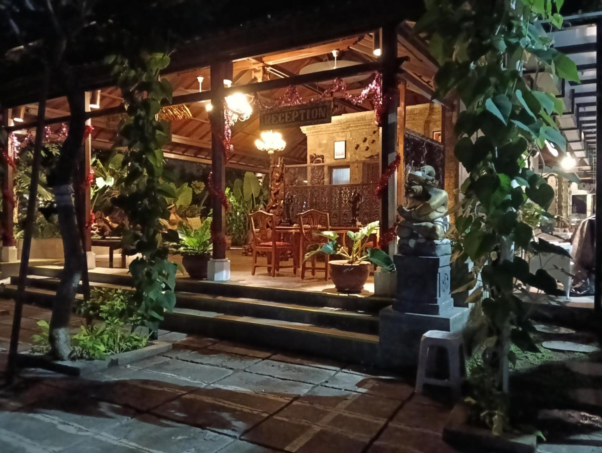 Hotel Sari Bunga Legian Exterior foto