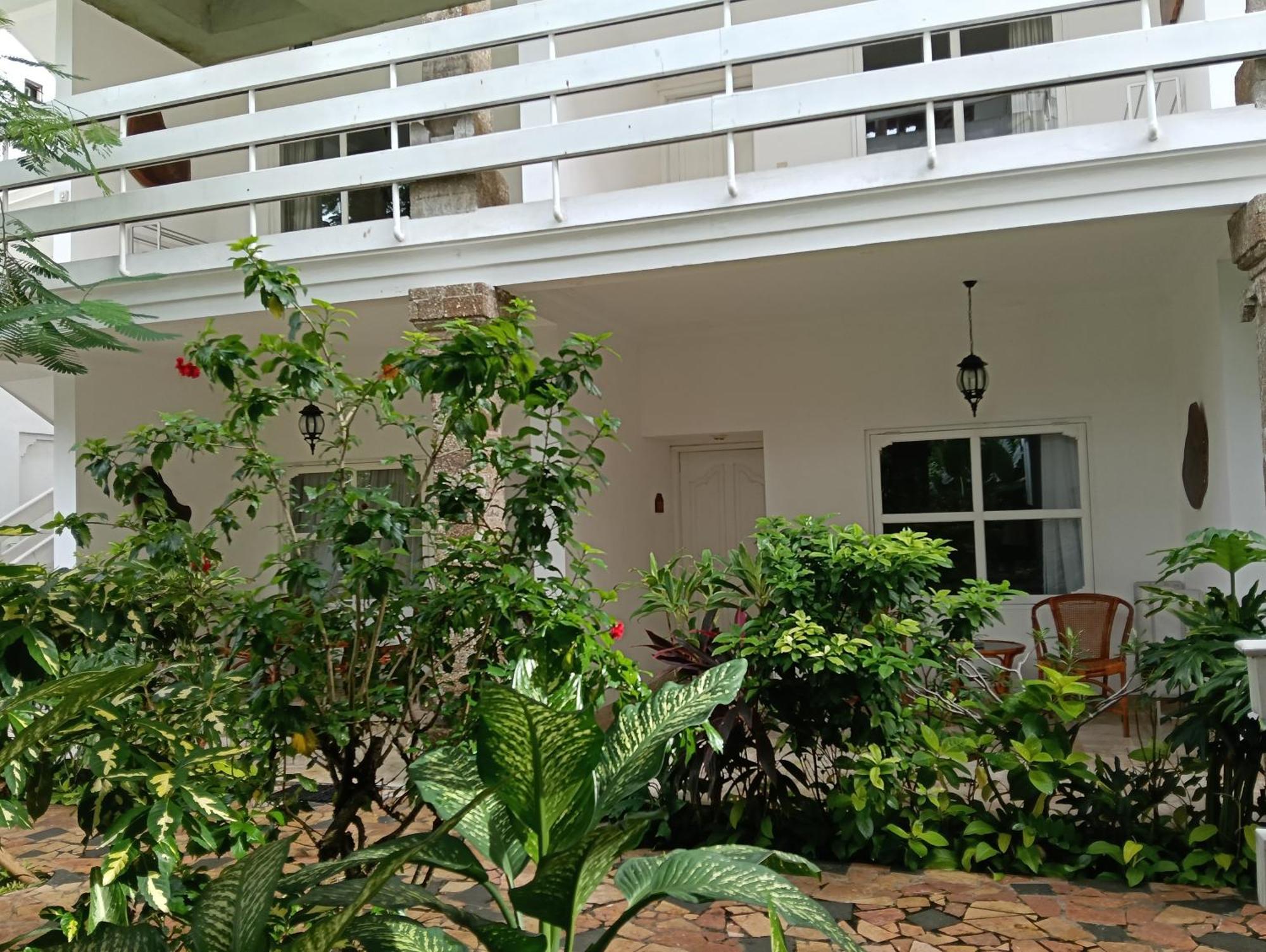 Hotel Sari Bunga Legian Exterior foto